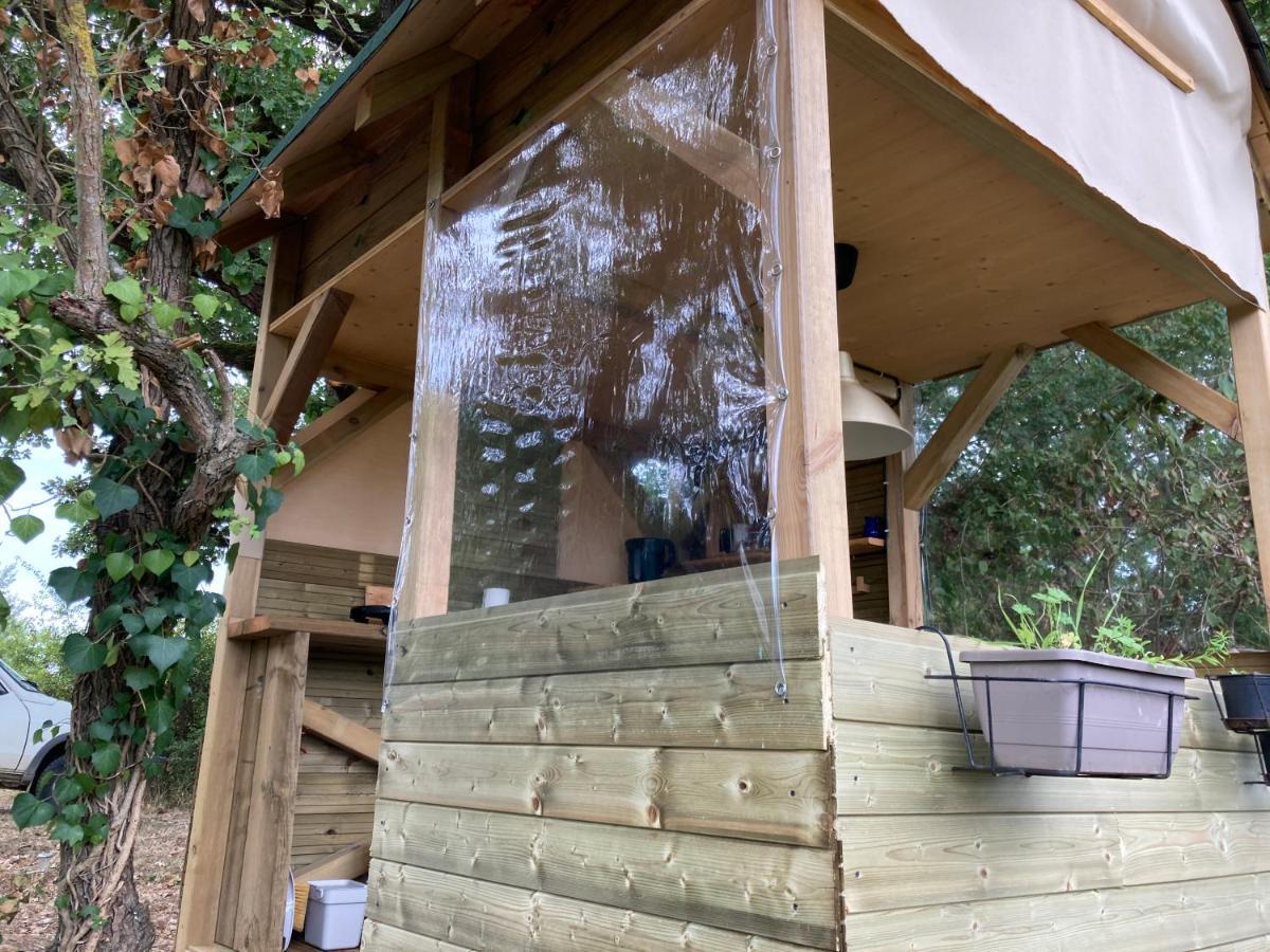 Cabane Bivouac Avec Echelle A L'Ombre Des Chenes Idrac-Respailles 外观 照片